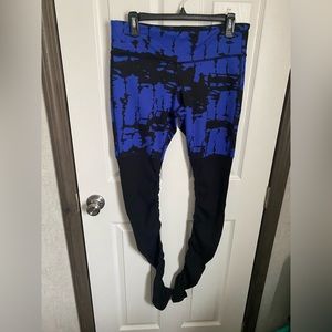 Alo Goddess Leggings size large.